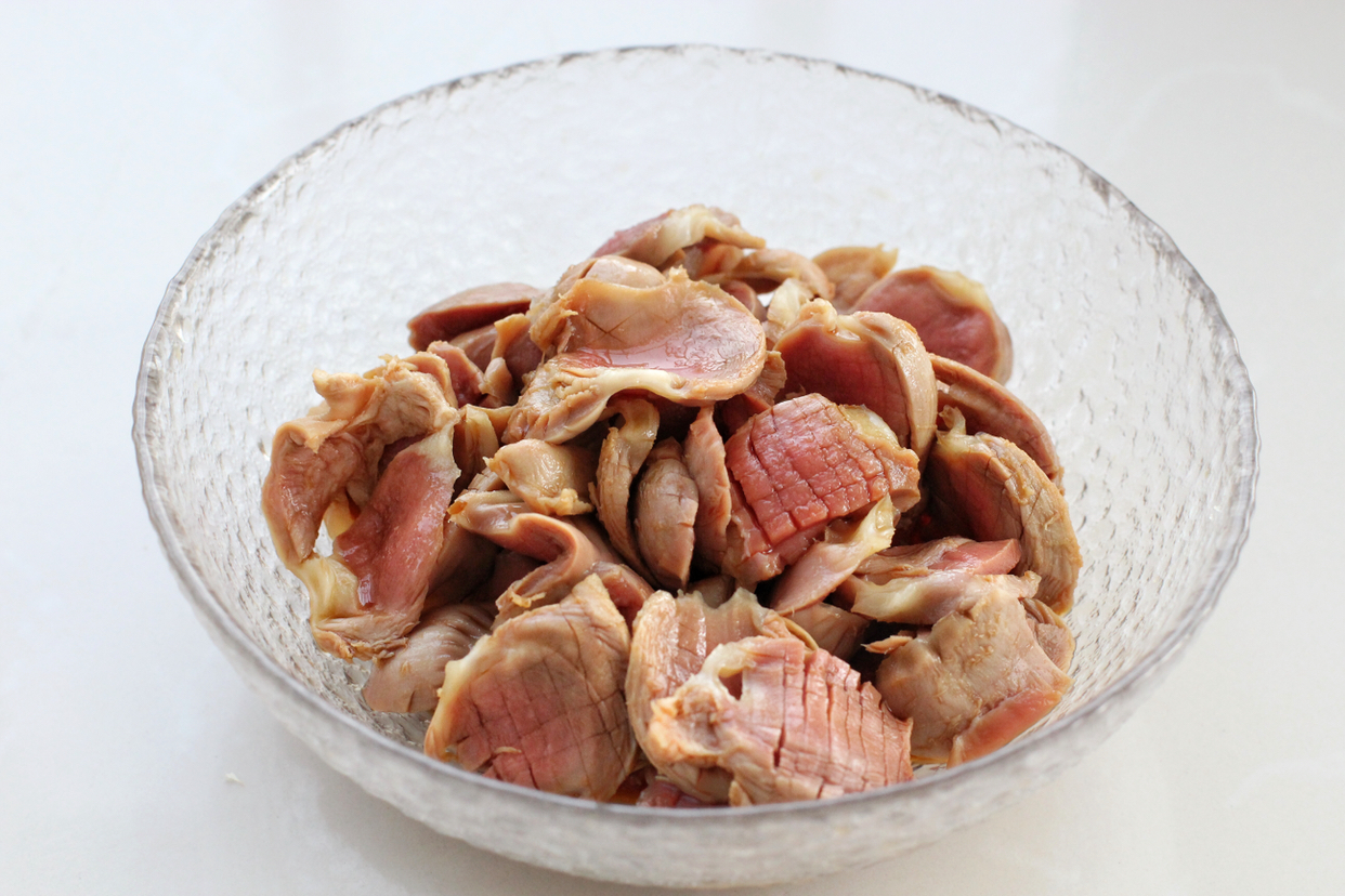 炒鸡胗的正确方法视频,鸡胗花刀刀工切法大全视频