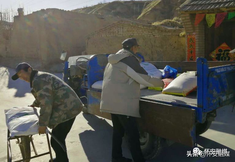 怀安县西沙城乡村干部当“代购员”隔离病毒