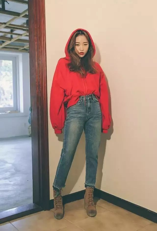 卫衣丑陋穿搭,卫衣太大了怎么穿才好看