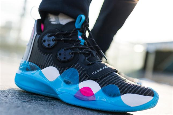 你没见过的安踏!走秀款曝光:中底霸气,系带方式新奇,霸气侧漏