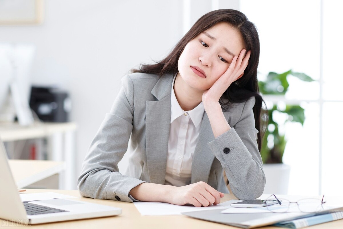 谈恋爱前该不该收男生礼物,贵重的礼物该不该收