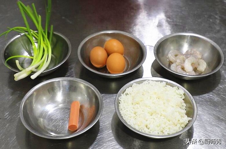 教你几个技巧蛋炒饭的做法,米饭冷藏做蛋炒饭粒粒分明