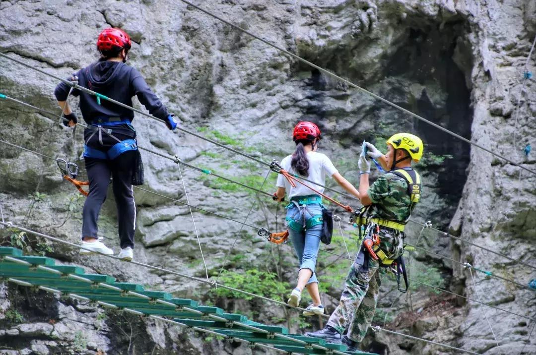 飞拉达攀岩溜索丛林溯溪地心探洞,清远飞拉达丛林探险