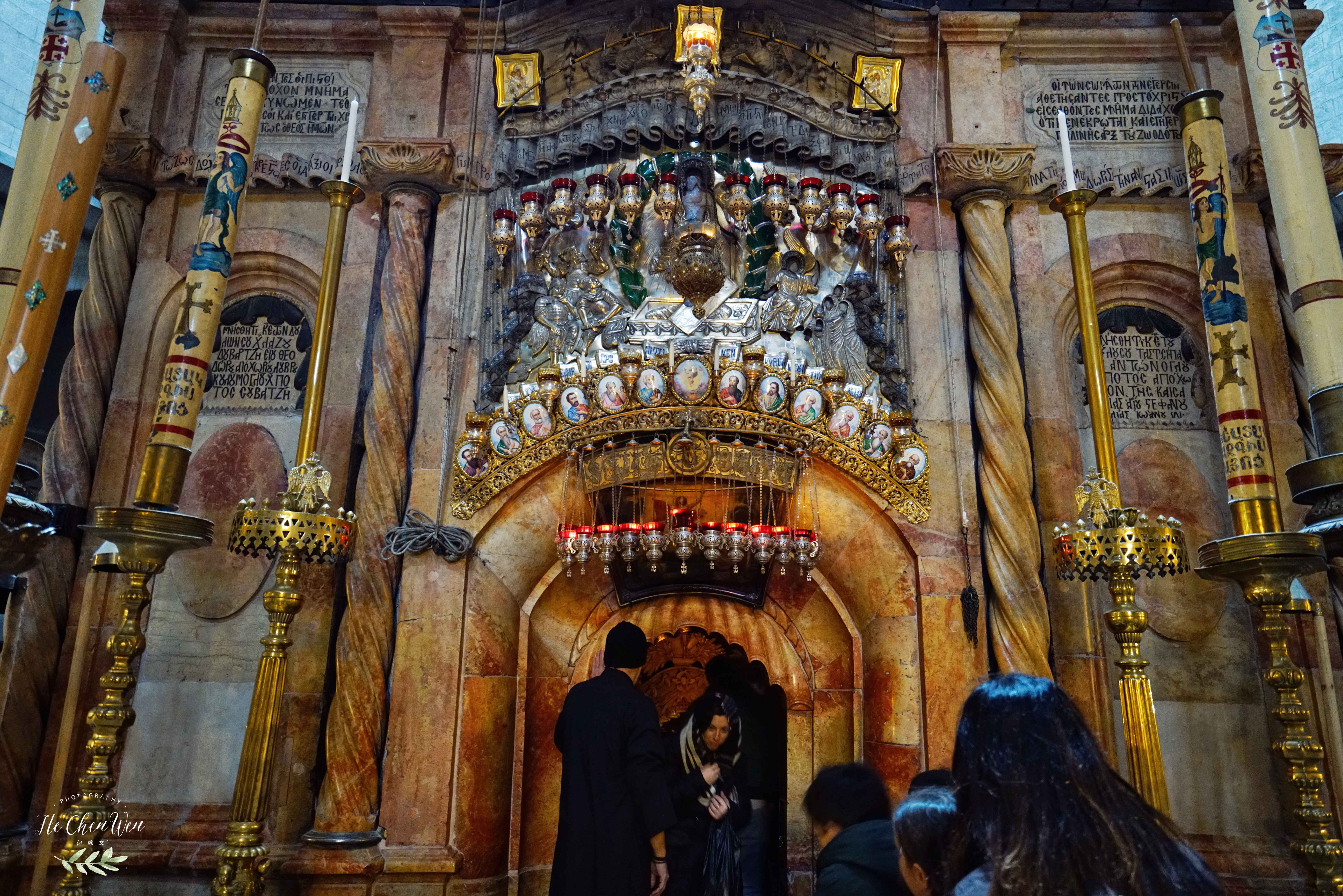 基督教圣地，耶稣在这里遇难、安葬、复活，信徒慕名而来