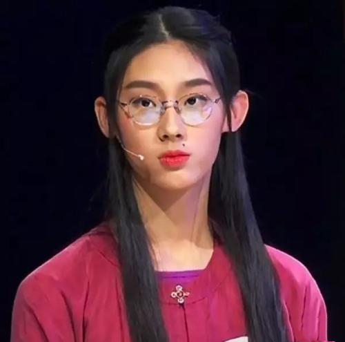 清华才女92岁至今未婚,腹有诗书气自华的大学女教授