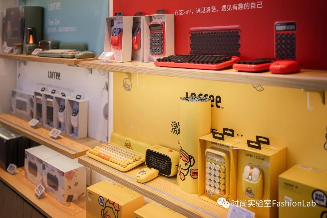 送对年终礼物是当代青年的社交核*器武**