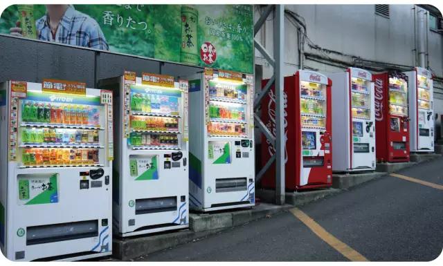 在日本的自助贩卖机里，你能买到全宇宙