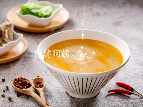 探店东北砂锅麻辣烫,麻辣烫探店汤底
