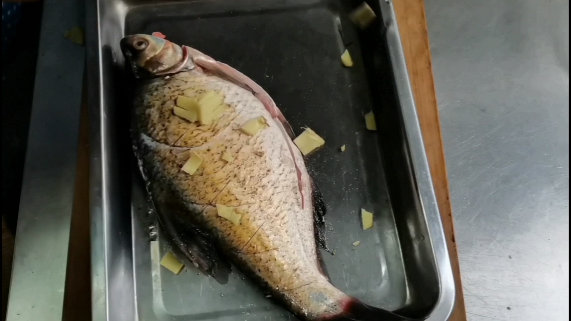 红烧鱼怎么做不腥又鲜美又下饭,红烧鱼怎么做又香又嫩赶紧学起来