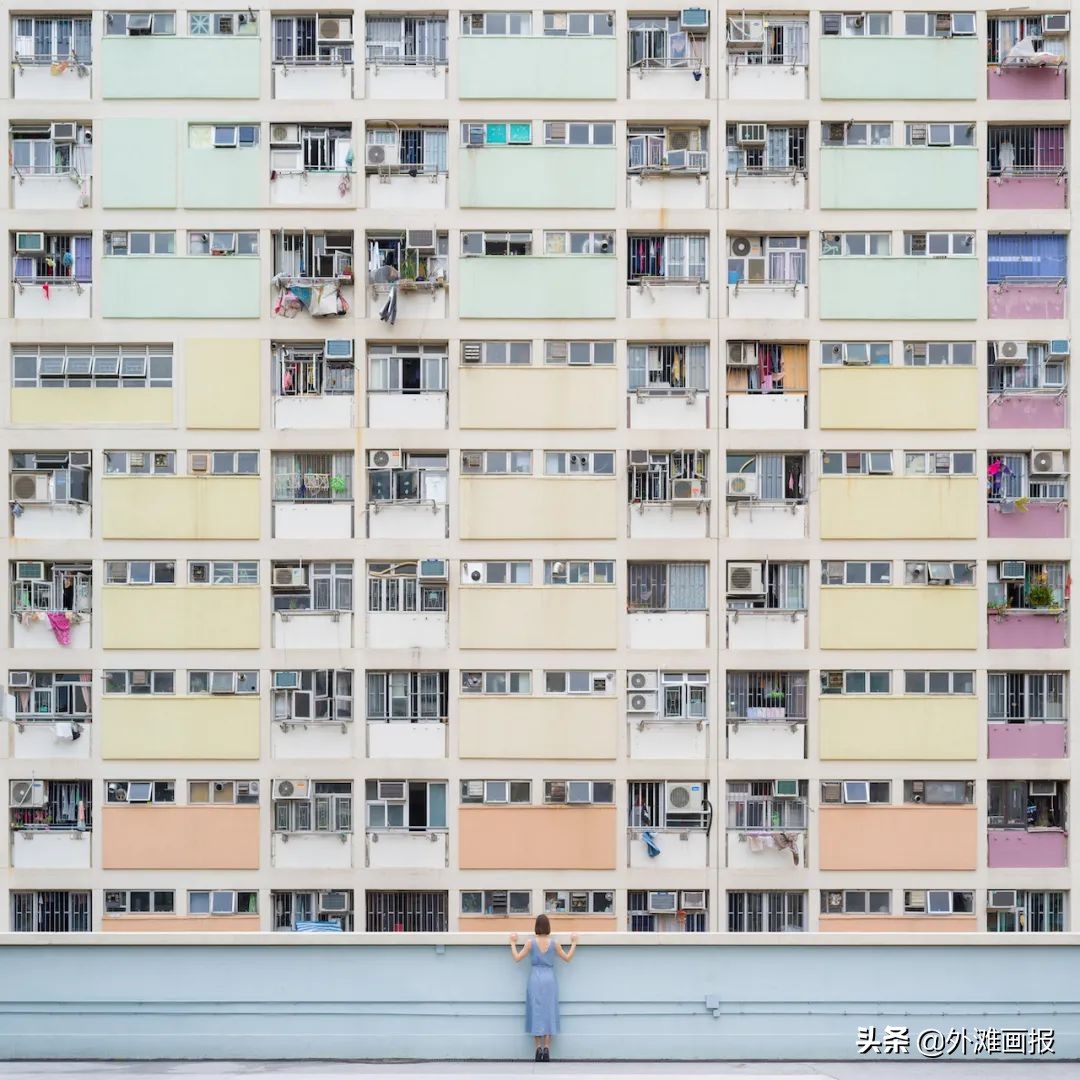 情侣旅行拍照片怎么拍出高级感,很火的一对情侣拍照很有技巧