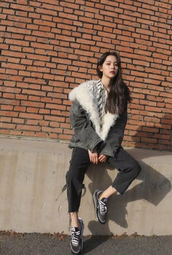 盘点娱乐圈00后漂亮妹妹们的穿搭,有你中意的那位吗?