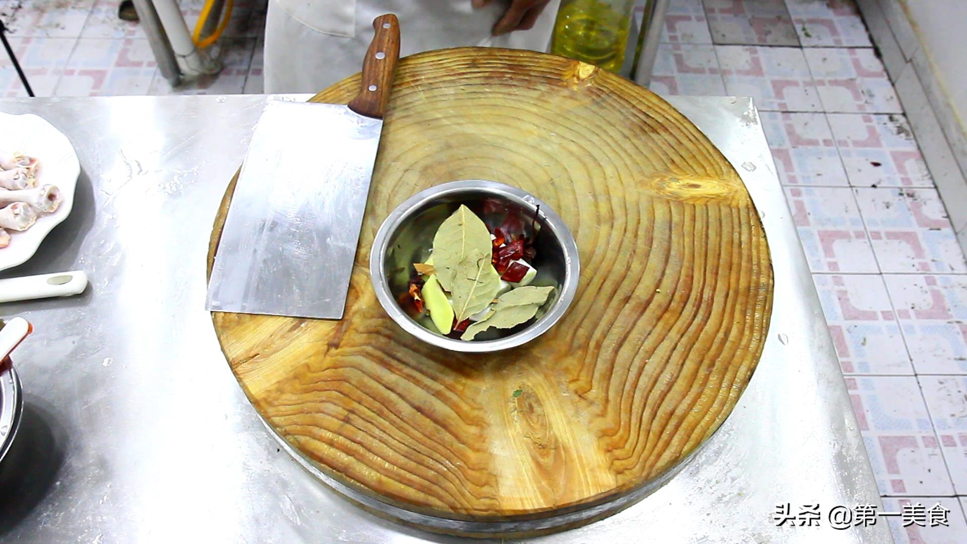 厨师长教虎皮凤爪的正宗做法,厨师长鸡爪子最好吃的做法