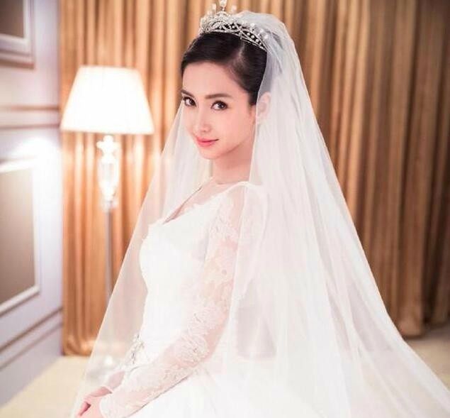 穿婚纱搭配珍珠首饰,所有女神穿婚纱