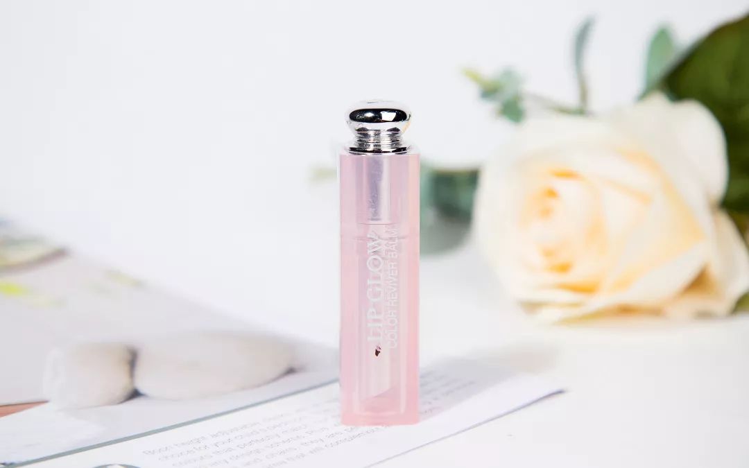 可以让嘴巴滋润红的润唇膏,最好用的几款润唇膏