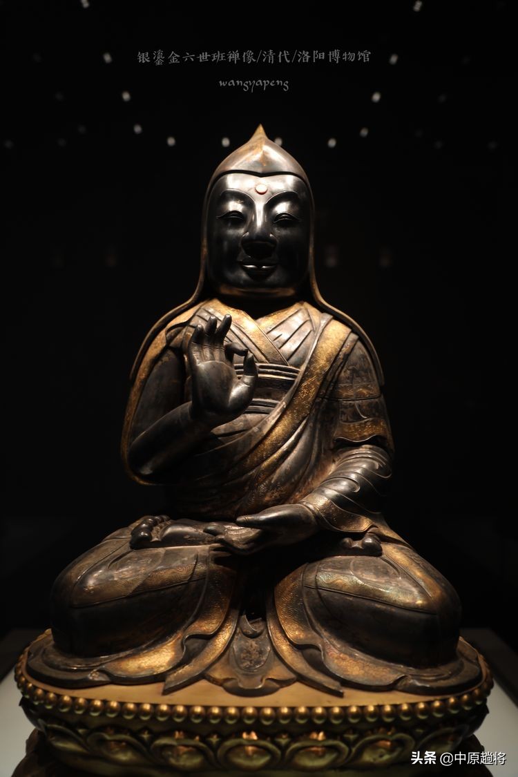 洛阳博物馆专门为二十多件珍宝成立了一个展馆