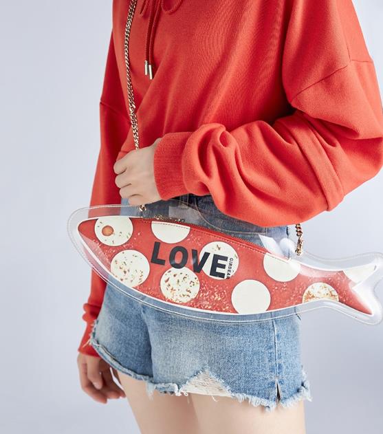 很显气质的6款斜挎包包，年轻人戴时尚个性！中年人戴精致优雅