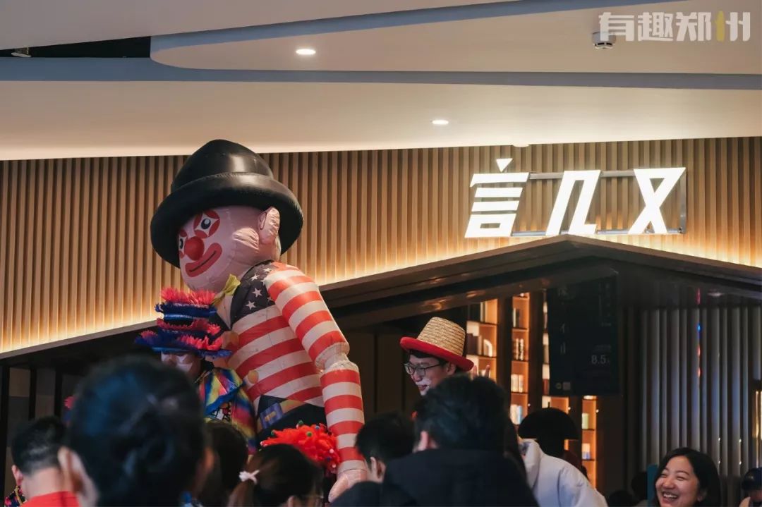 实地测评,周末被挤爆的郑州建业凯旋广场,到底有什么好逛的?