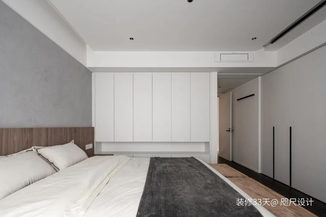 因卧室太小能买一大一小床头柜吗,卧室太小放不下梳妆台