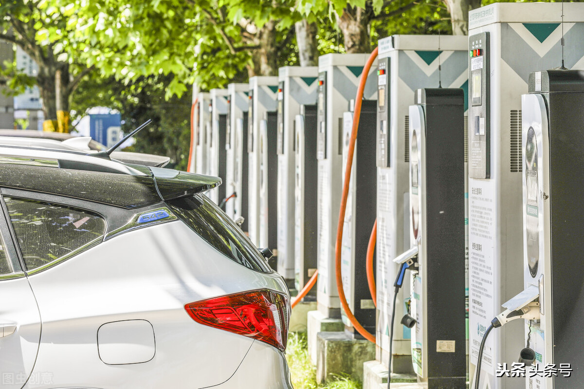 买个电动汽车跑滴滴怎么样,我想买一辆电动汽车