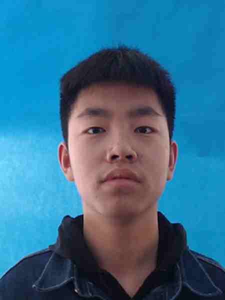 新野县实验中学万丰凯以564分成为2020年南阳中招状元