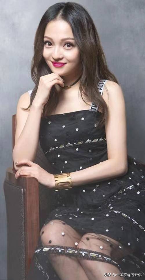 张韶涵从一片荆棘里开出花来,张韶涵从黑暗到黎明