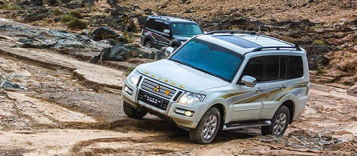 进口硬派越野30万,纯越野车20万左右