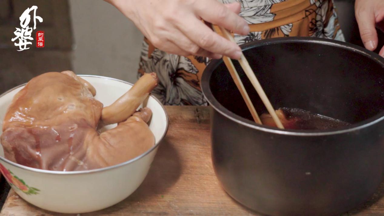 猪肚要用醋洗吗,猪肚要洗干净再冰冻吗