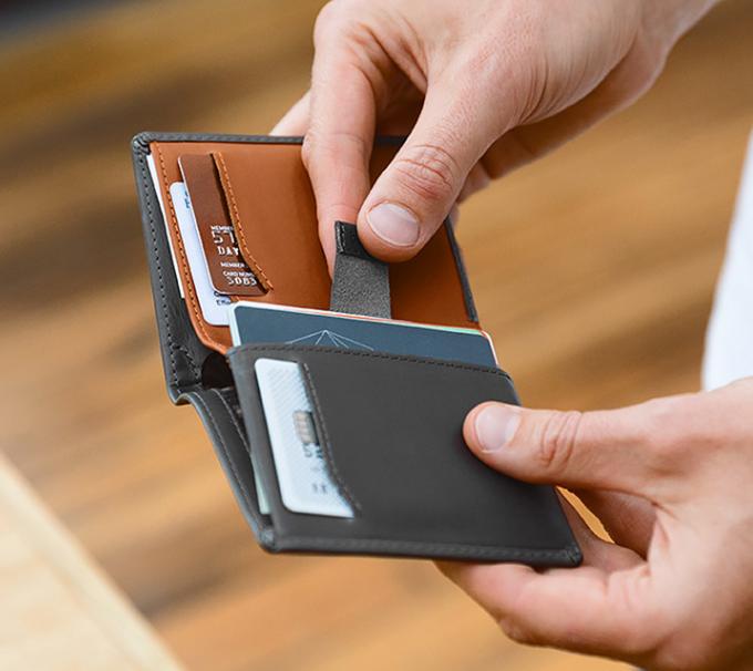 钱包中的冈本001，为移动支付设计的轻奢钱包，用它掏钱浪到飞起