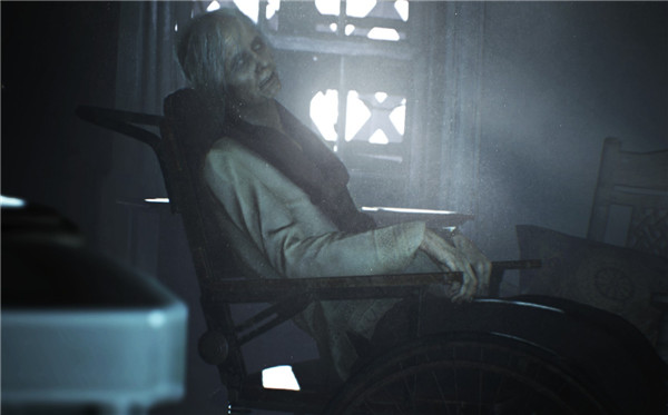 第一视角深海恐惧沉浸式体验,专业人士评价游戏生化危机7