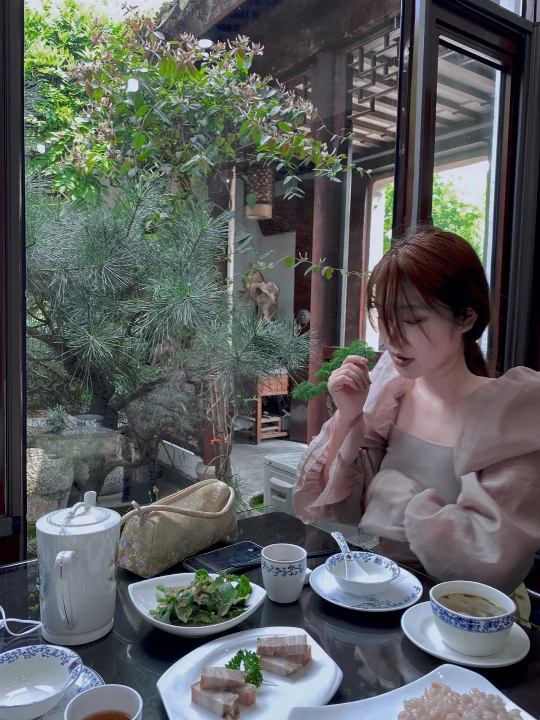 这款针织衫太美了不挑身材,今年最火的雪纺衫显瘦