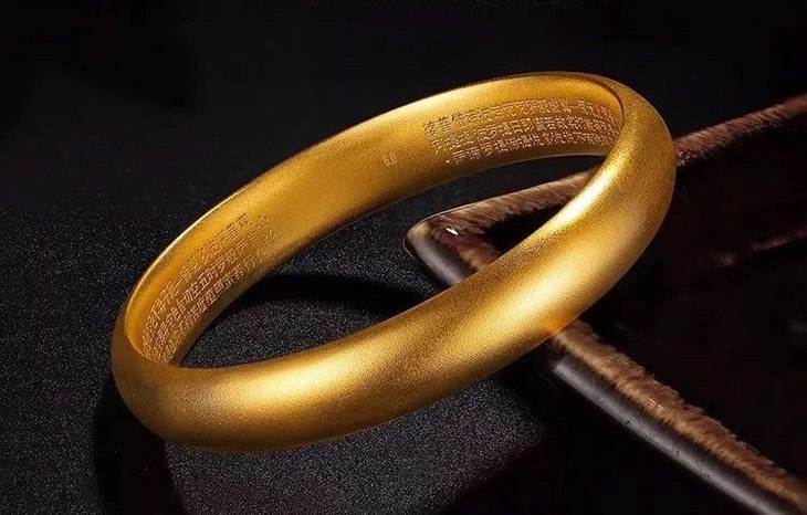 黄金贵妃手镯变形怎么自己修整,黄金手镯是不是容易变形