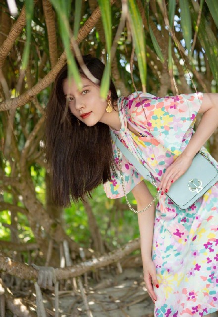 明星都在背的斜挎包,盘点一下女明星背什么包