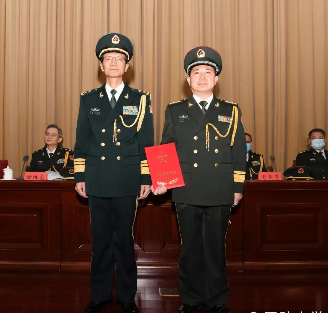 解放军授少将军衔的条件,解放军晋升少将军衔