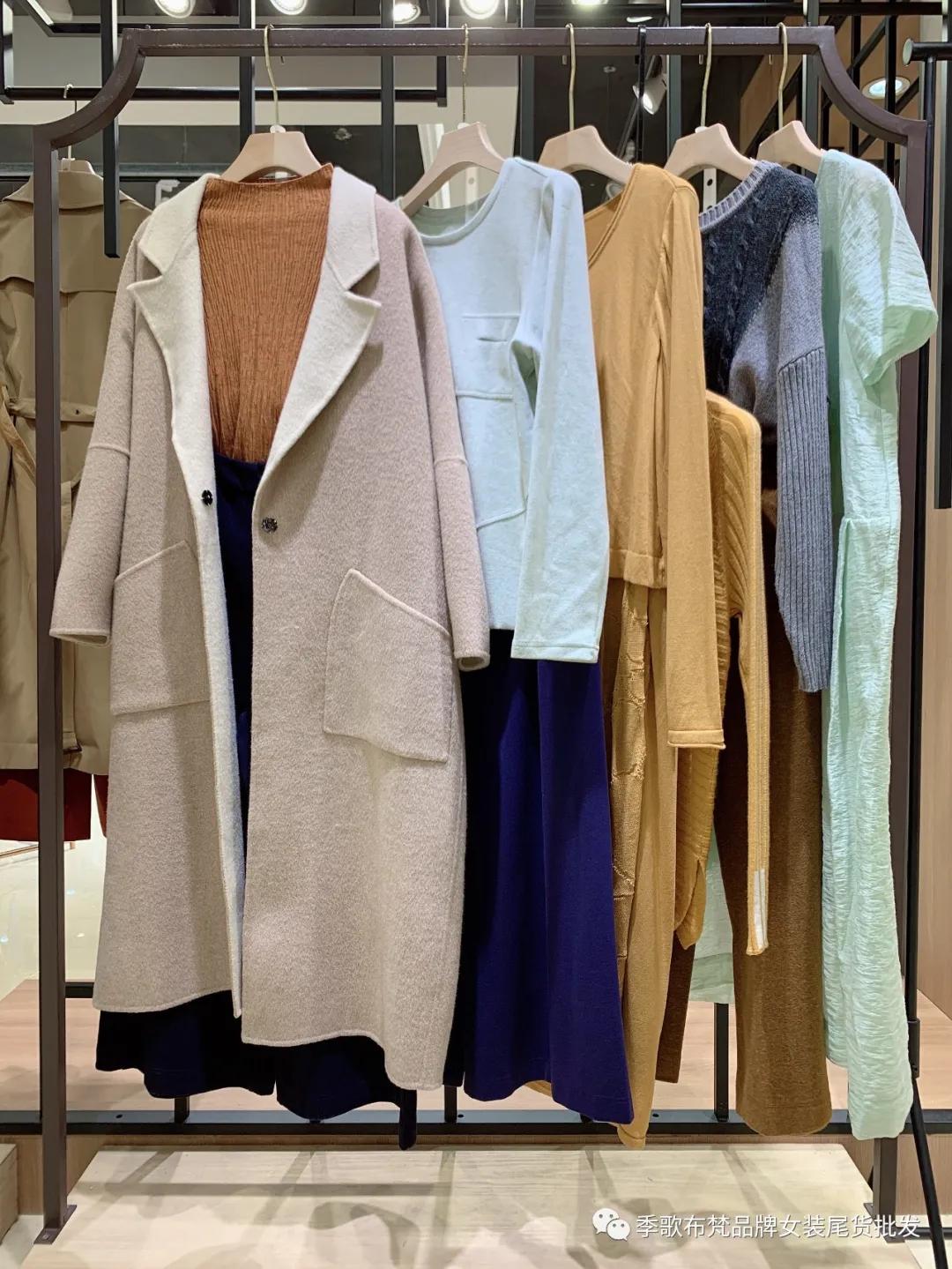 墨曲毛呢外套尾货批发,墨曲女装在哪个网能买到