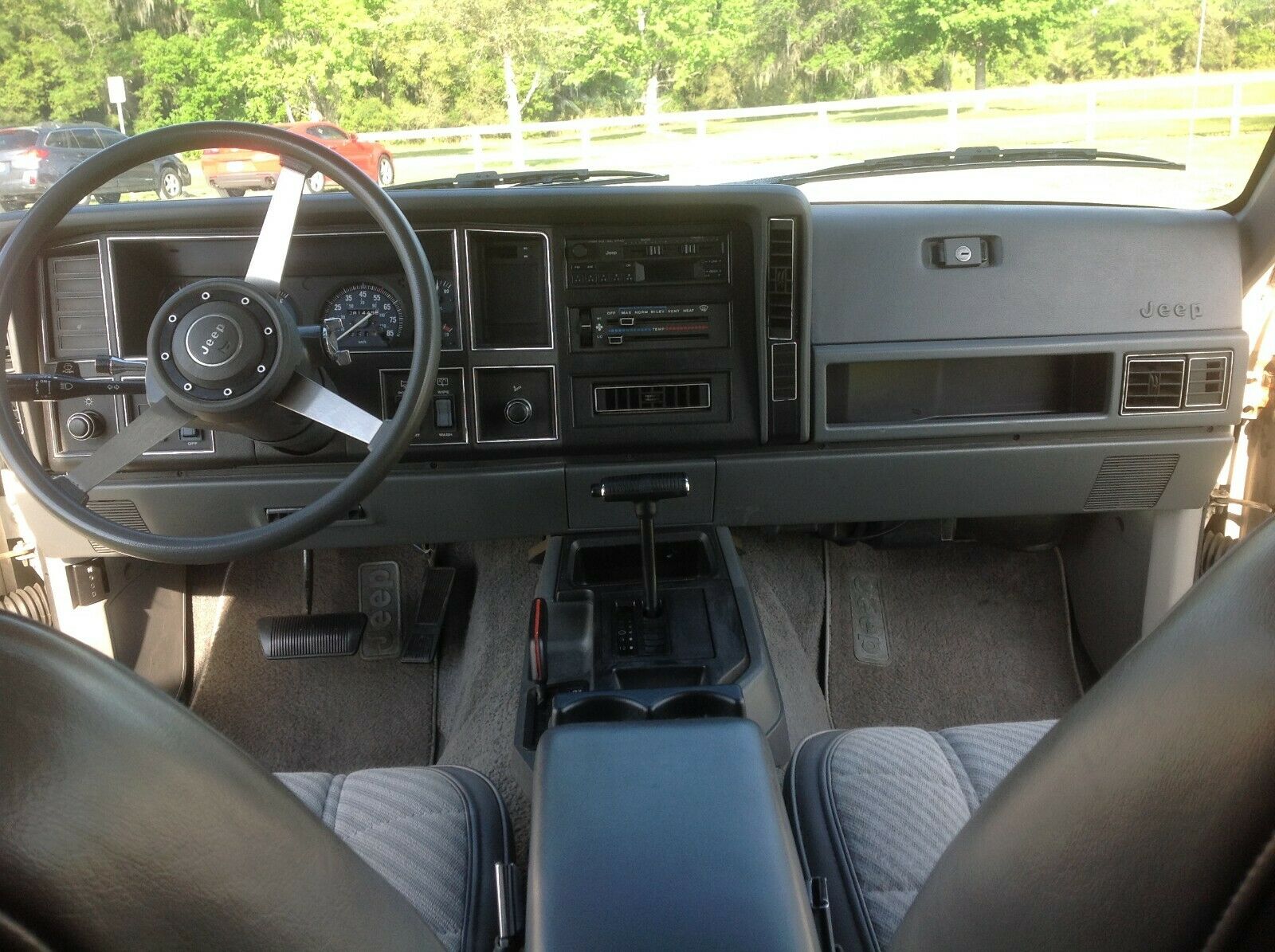 都说修不好的切诺基，那是你没开过原装的，国产后北汽把他给毁了