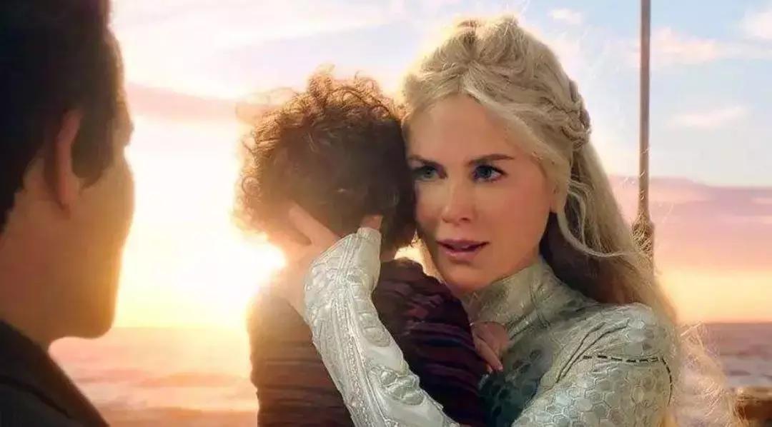 你皮肤那么水嫩，是谈恋爱了吧？