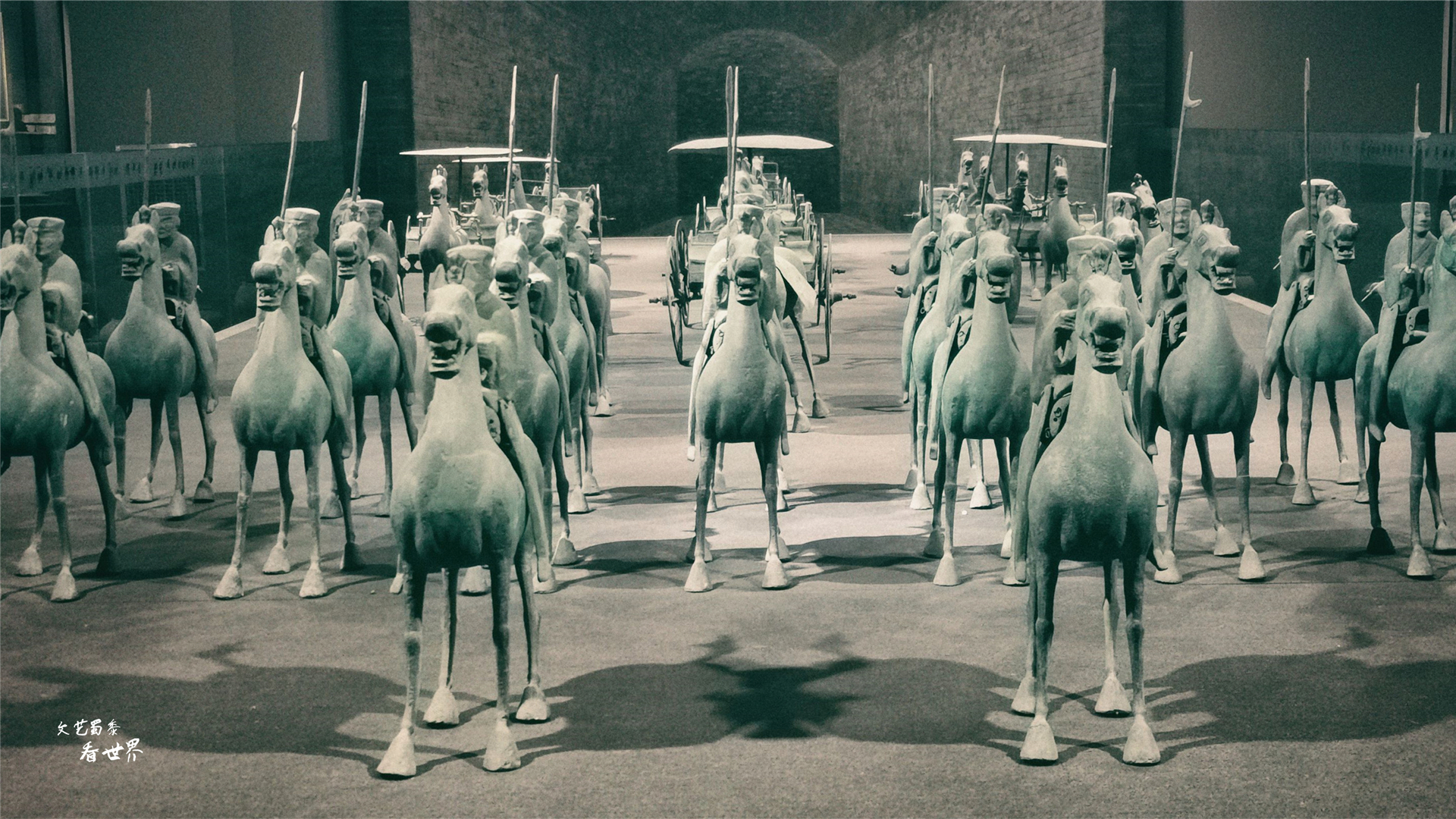 真实的铜奔马为啥图片不一致,铜奔马的独特之处