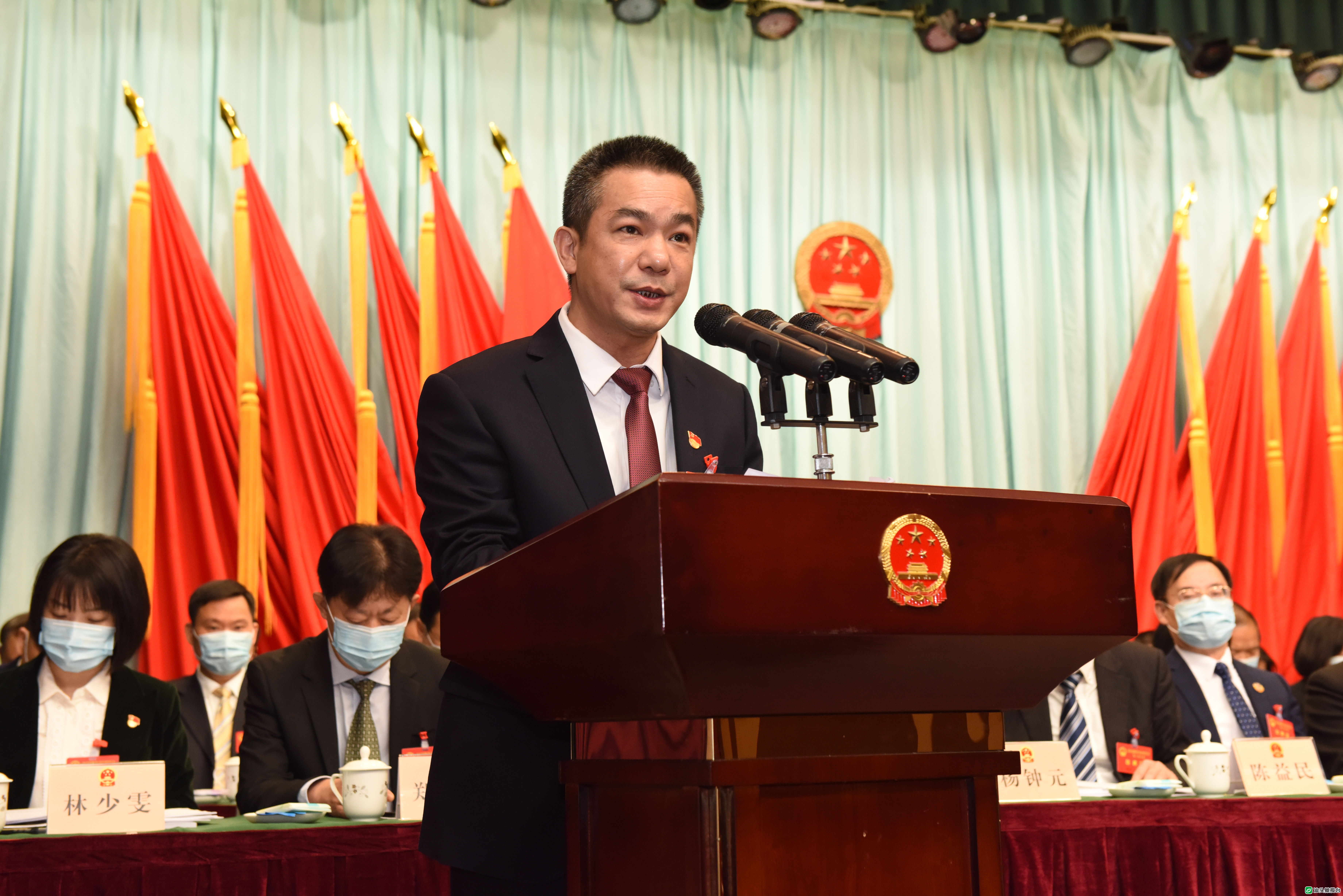 龙湖区:今年干好这七件事以优异成绩庆祝中国*产党共**成立100周年