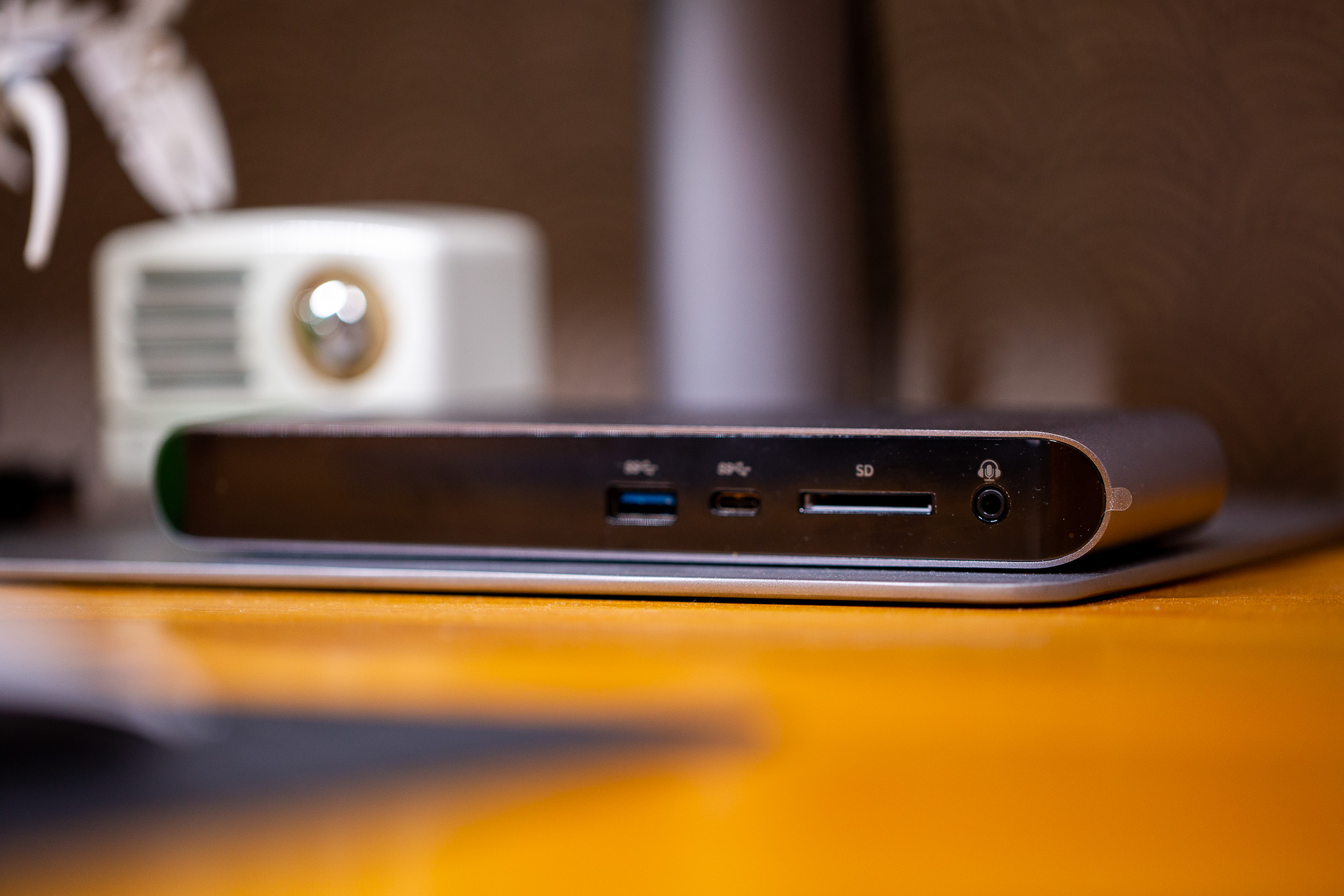 书房桌面价值5W？我的Mac桌面分享