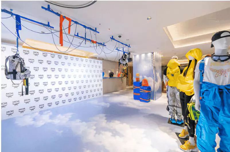 从濒临倒闭到年营收25万,从濒临倒闭到市值266亿