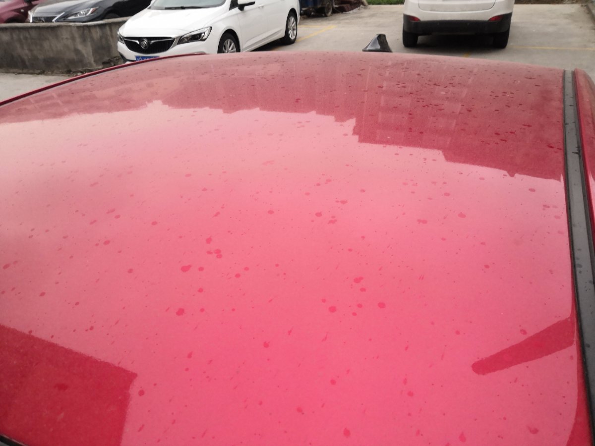 红色起亚k2怎么改装好看,12款起亚k2爆改