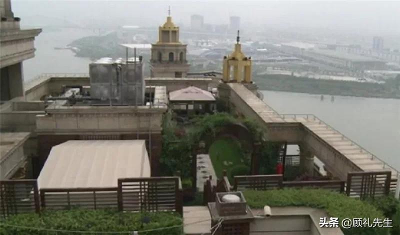 有了很多钱和特权，还想要很多爱？这些明星卖惨的样子，真丑