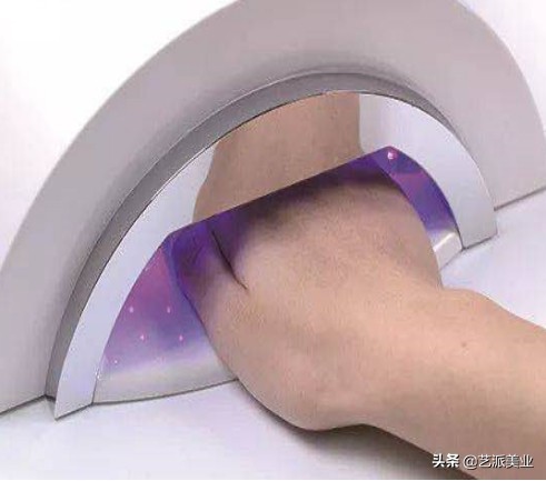 如何涂美甲油教程视频,美甲师怎么用甲油胶做美甲