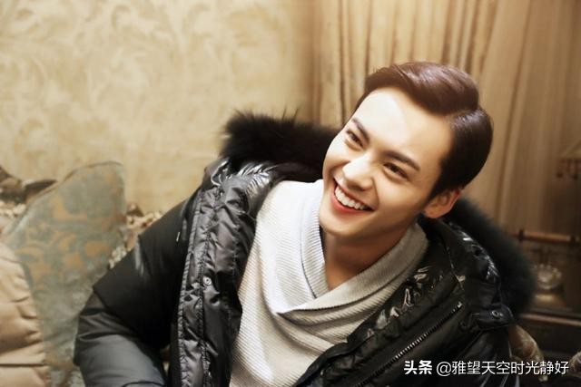 谁的笑容最治愈男明星,有没有治愈系笑容的男明星