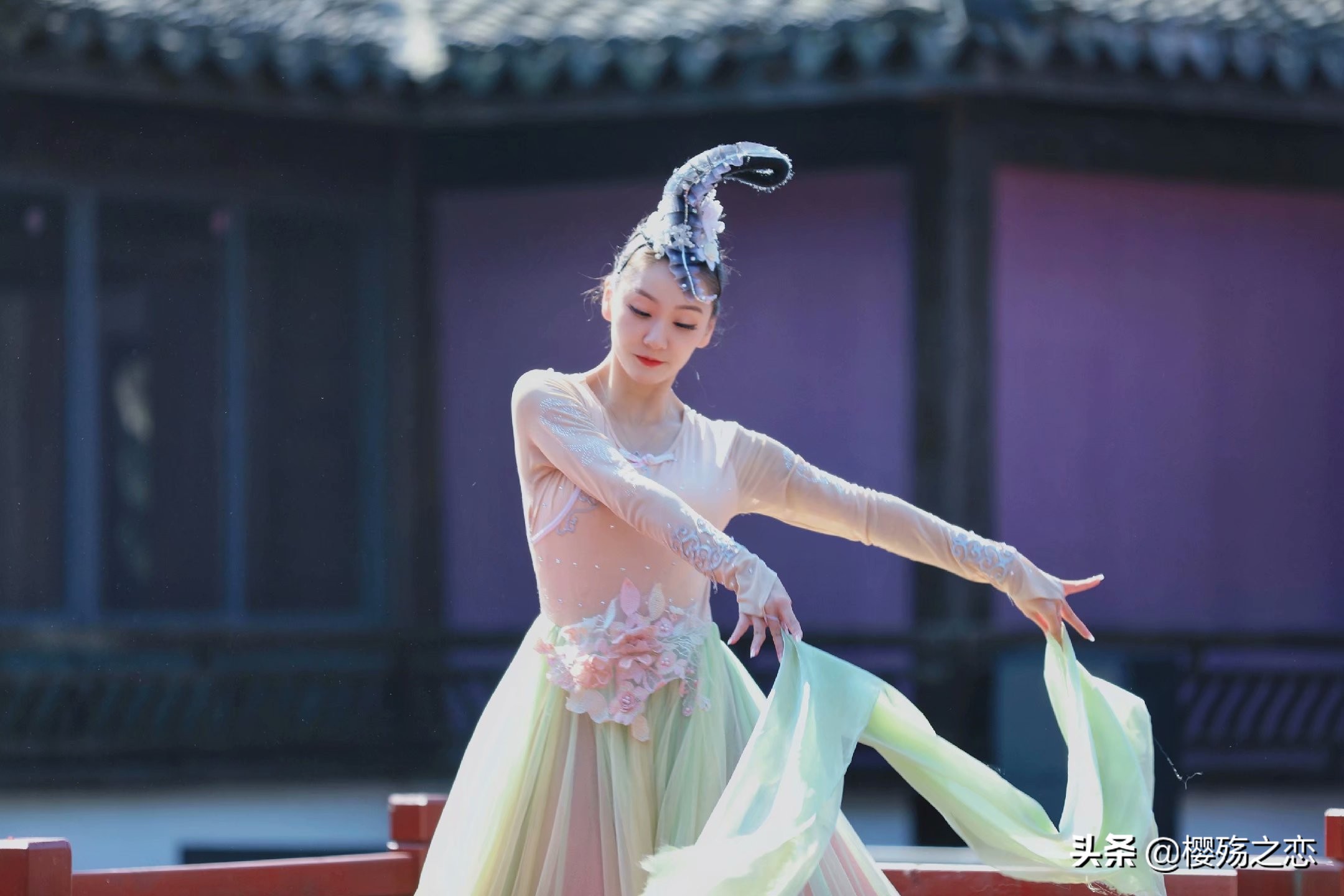 因湖得名的中国一省,因江河湖泊而得名的城市