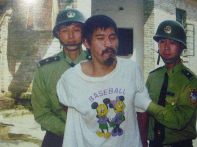 90年代最厉害的悍匪,90年代悍匪单枪匹马单挑40名武警