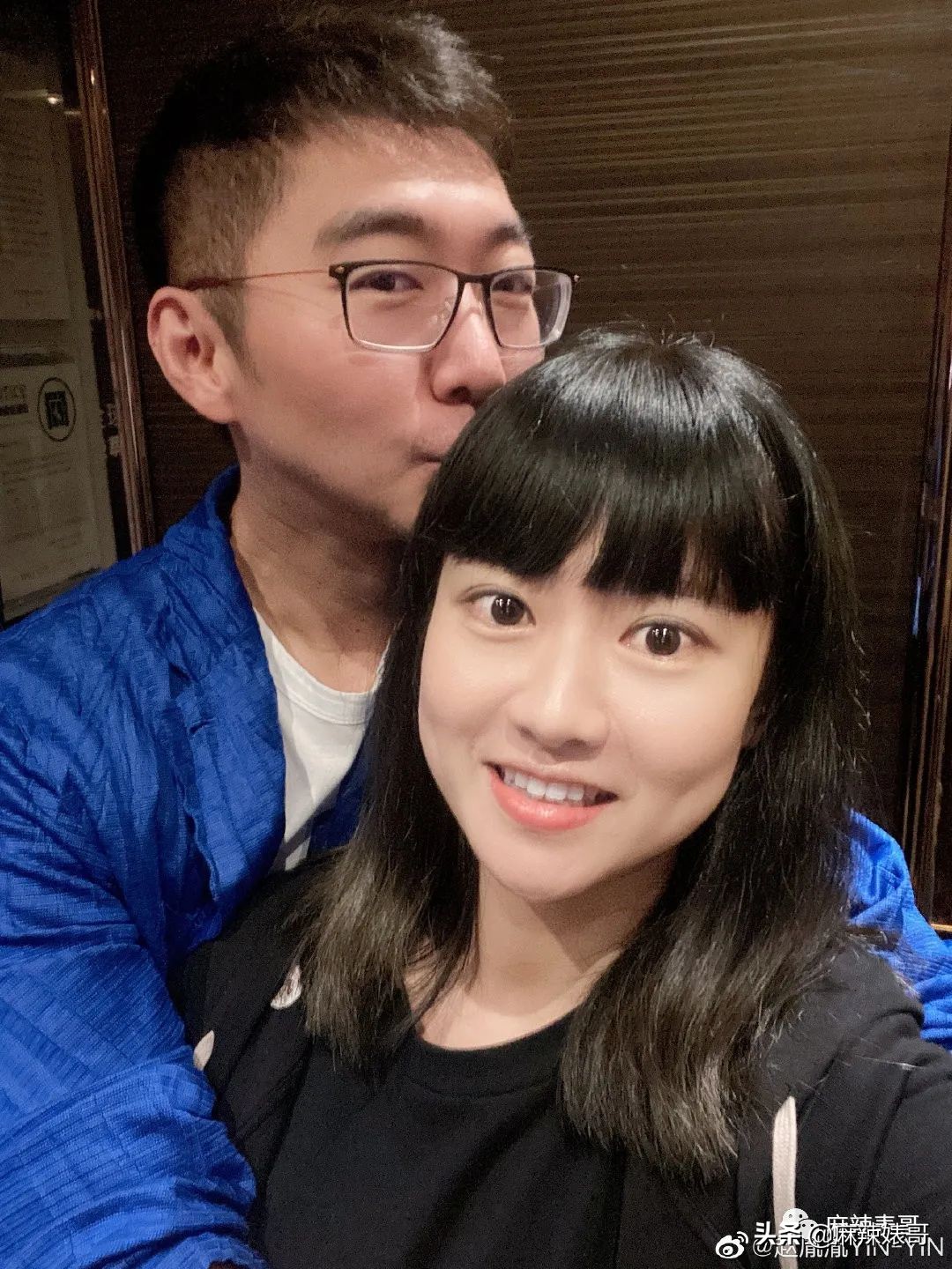 陈数和老公接吻照片,陈数老公回应搂抱年轻女子