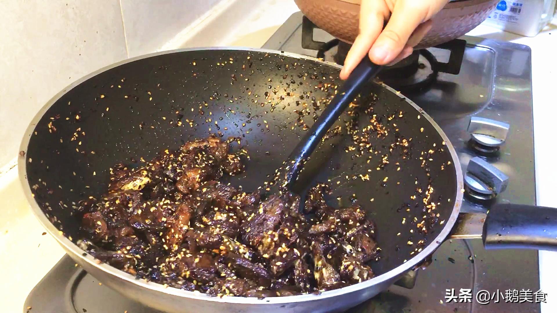 原来牛肉干做法这么简单,按照这个配方做,香辣有嚼劲,太好吃了