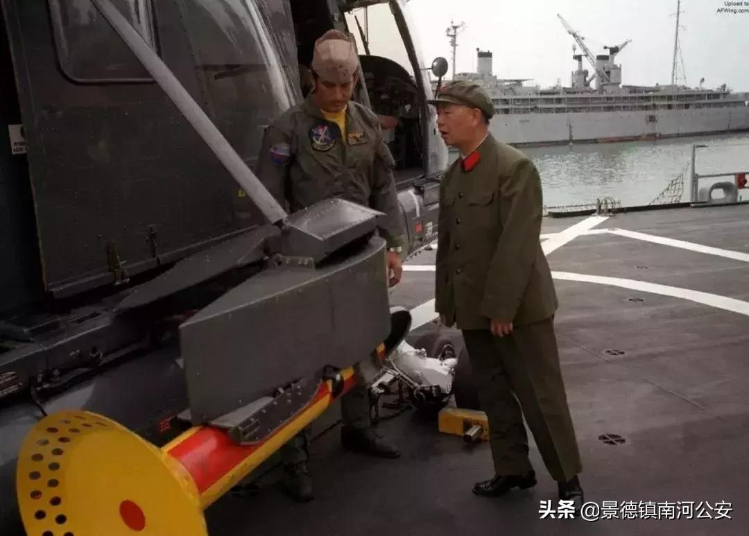 朋友圈最牛刷屏：周总理，飞机再也不用飞两遍了...