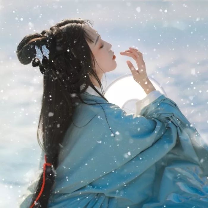 不染世俗的古风女头真人,有意境古风女头真人版